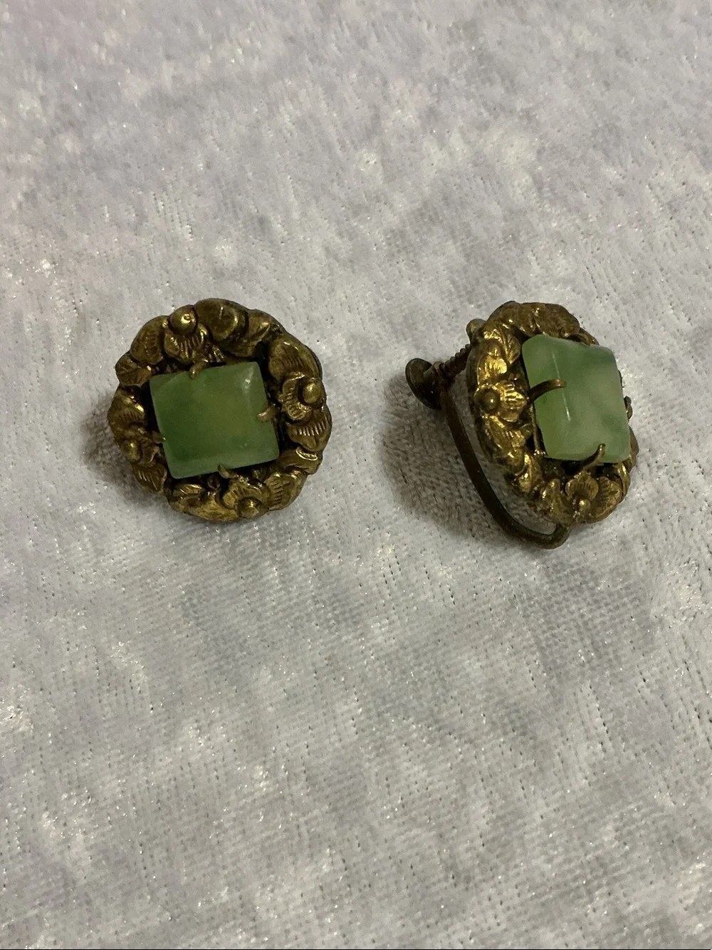 Vintage Green -Toned Screw-Back Green Cabochon Earrings